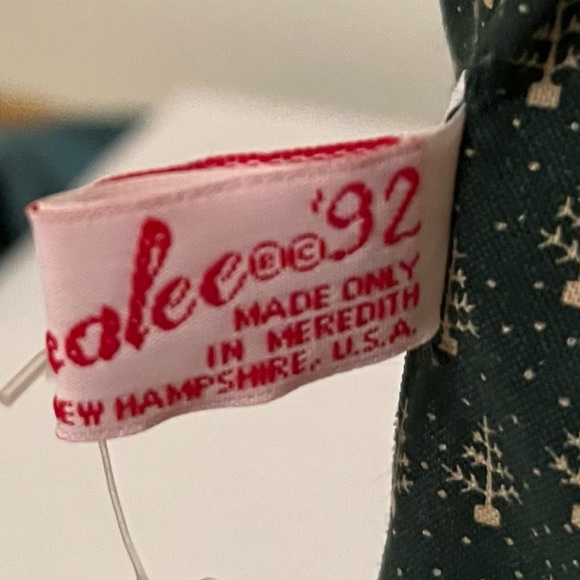 Annalee 12" Mrs Santa with Poinsettia Pot - Picture 6 of 8